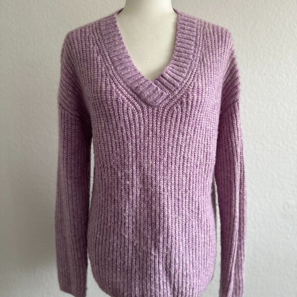 ๐ **Banana Republic Merino-Blend Oversized V-Neck Sweater โ Size Small** ๐ - Picture 2 of 7